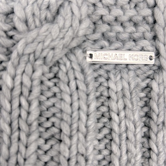 MICHAEL MICHAEL Kors Grey Cable Knit Scarf - Picture 4 of 5